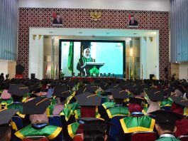 Luluskan 250 Wisudawan, UNUGHA Semakin Kompetitif wisuda-unugha-6
