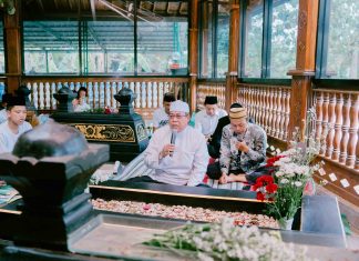 Kegiatan Spiritual dan Sosial: Ziarah Masyayikh dan Bakti Sosial PKKMB UNUGHA 2024